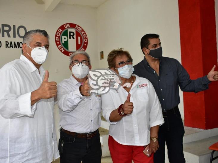 PRI registra a 27 aspirantes a alcaldías en el sur de Veracruz