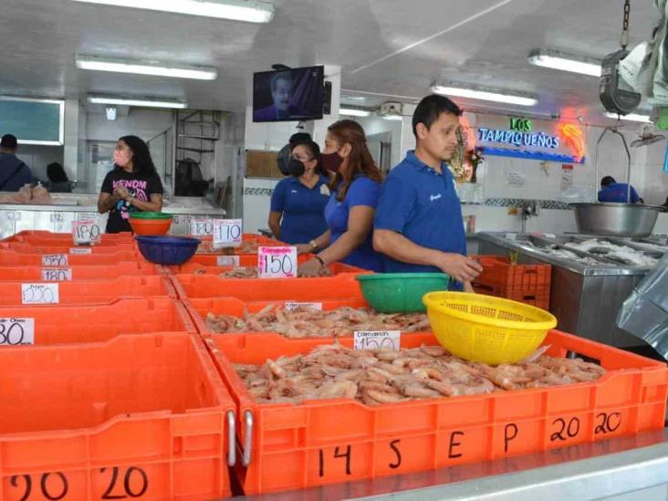 Invita Plaza de Mar a comprar en pescadería ante Semana Santa