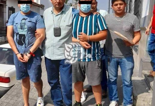 Capturan a presuntos estafadores en Huatusco; tienen historial en Coatza