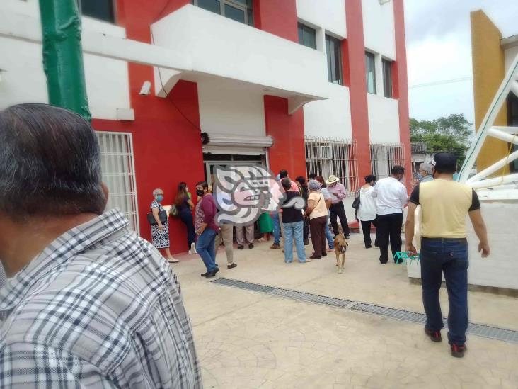Batallan contra el Coronavirus, 13 jubilados en Hospital de Pemex en Minatitlán