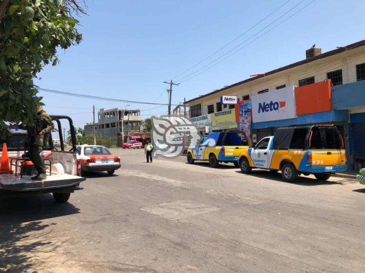 Impiden a taxistas hacer sitio en Acayucan; se inconforman