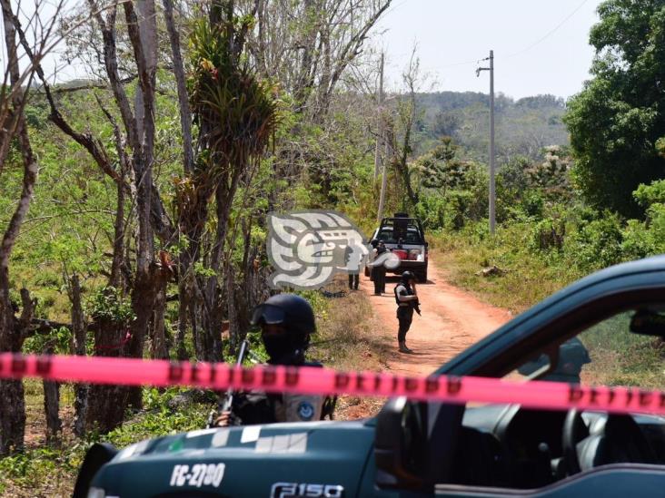 Localizan a varón asesinado y con “narcomensaje” en Acayucan  