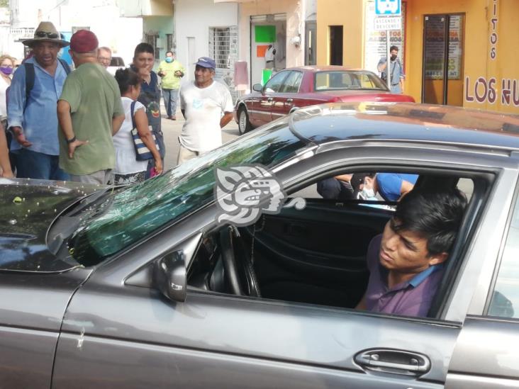 Abuelito nanchiteco es arrollado en Coatzacoalcos