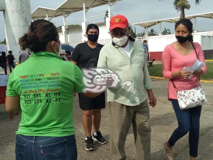 Sin largas filas, transcurre segundo día de vacunación en Coatzacoalcos