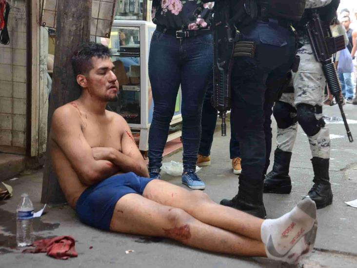 Golpean a presunto ladrón en zona de mercados en Veracruz