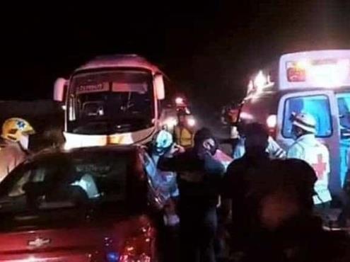 Muere funcionario de Fiscalía en Veracruz al chocar contra un autobús de pasajeros