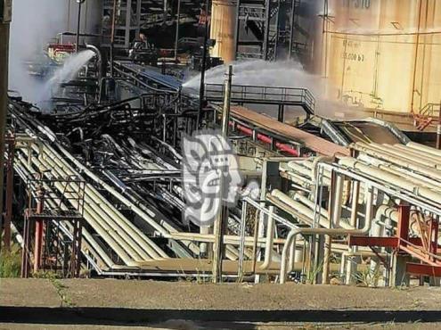 Culpa de gobiernos pasados, explosión en refinería de Mina: Greenpeace