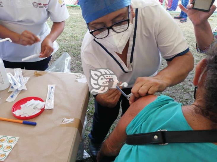 Gestionan aplicación de vacuna Cansino para Minatitlán