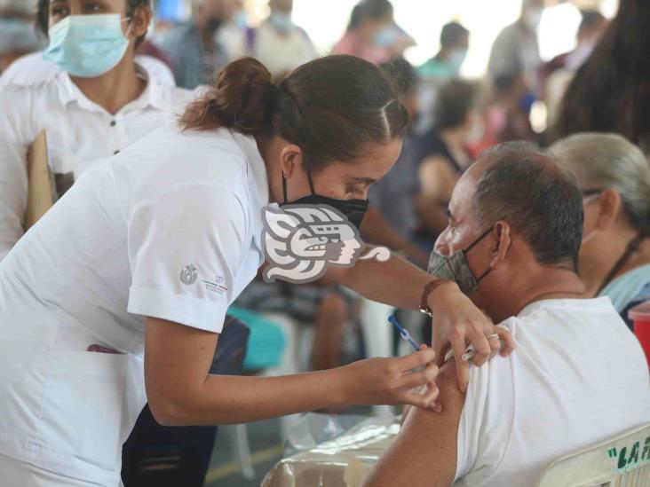 Vacuna Cansino, una esperanza de vida para abuelitos choapenses