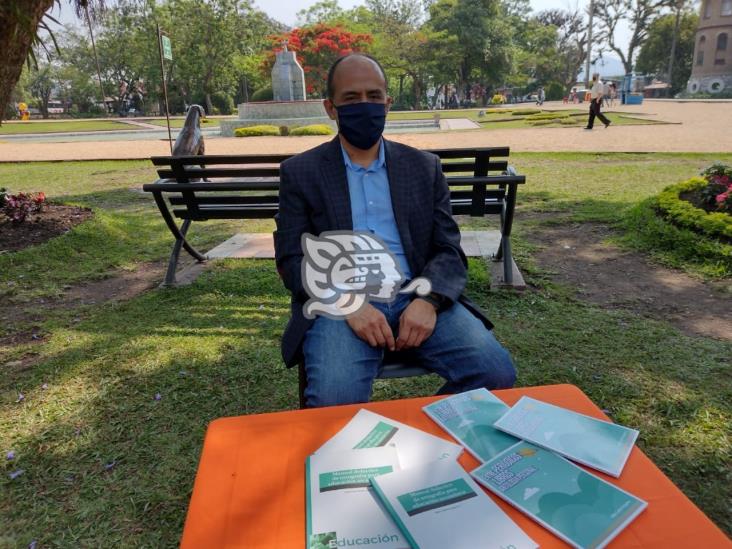 Artista niega que libro electrónico haya acaparado lectores durante pandemia