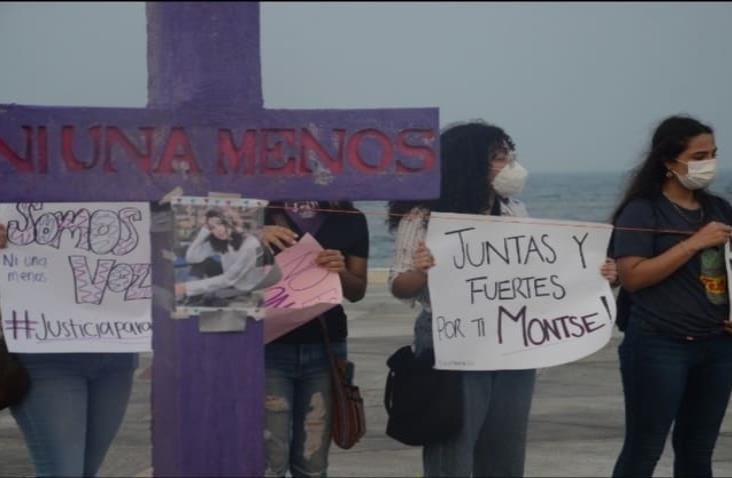 Familiares piden justicia tras muerte de joven golpeada en Boca del Río