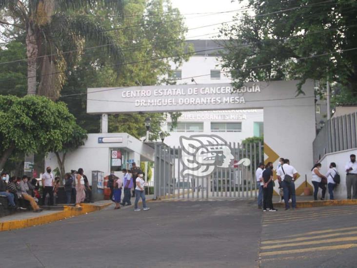 Desde primera línea contra COVID-19 en Veracruz, médicos exigen ser vacunados