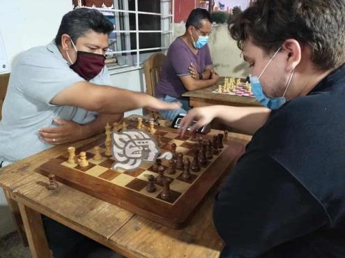 La UV invita a su torneo online de ajedrez mixto