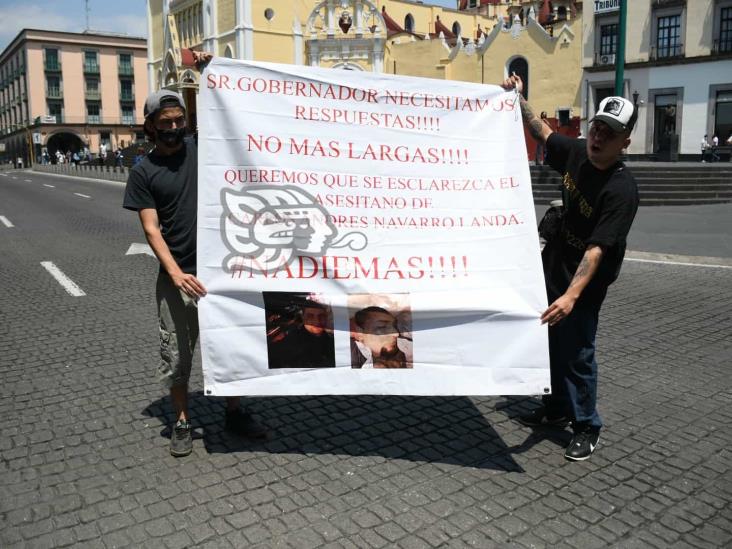A un año, protestan por muerte de Carlos en separos de San José, en Xalapa