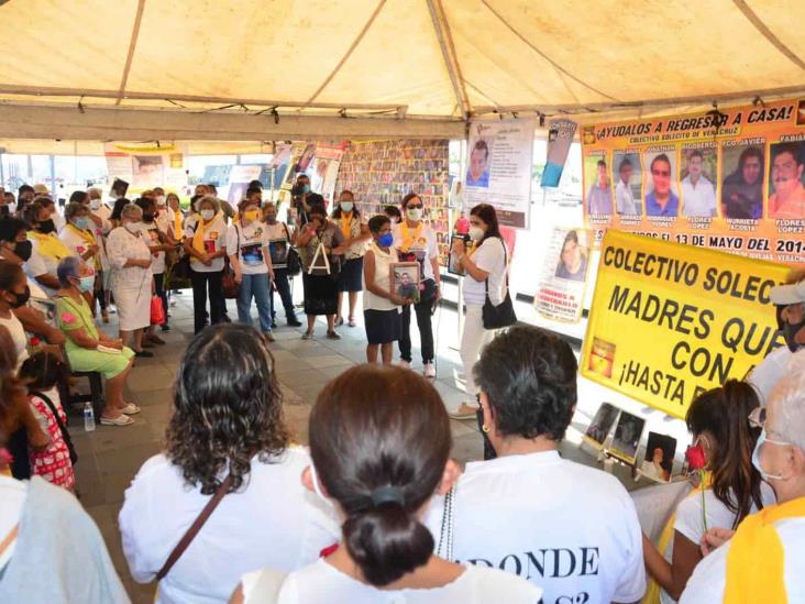 Colectivos de desaparecidos marchan pacíficamente en el Puerto de Veracruz