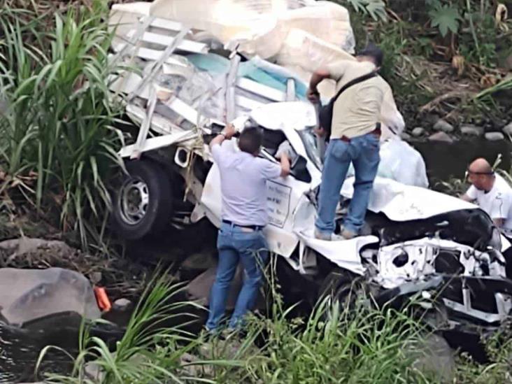 Tras caída de camioneta a un río, muere conductor en Carrillo Puerto