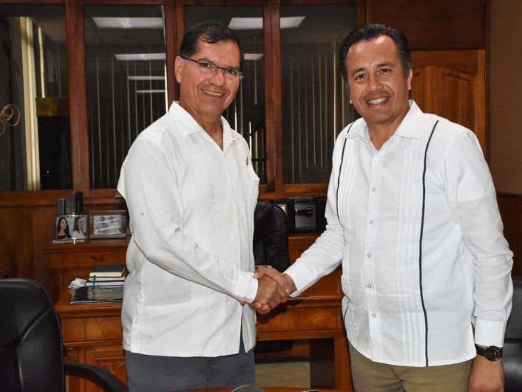 Reconoce Cuitláhuac a Víctor Carranza por apoyo en vacunación