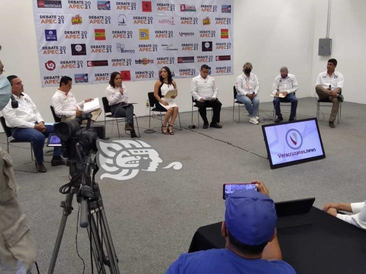 Con inasistencias, debaten candidatos por la alcaldía de Coatzacoalcos
