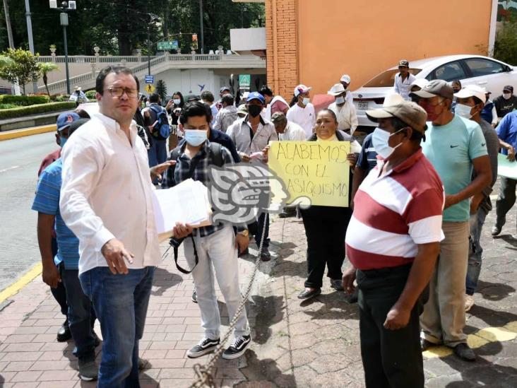 Denuncian ante la FGE al alcalde de Ayahualulco y familiares