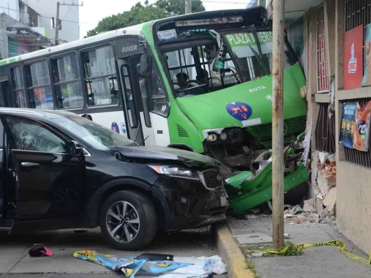 Tres personas lesionadas deja accidente entre urbano y vehículo particular