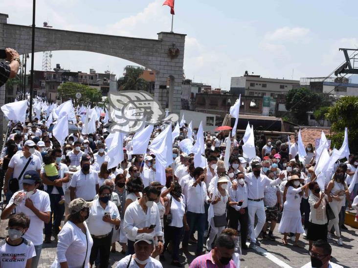 Candidatos punteros a alcaldía realizan caravanas en Orizaba