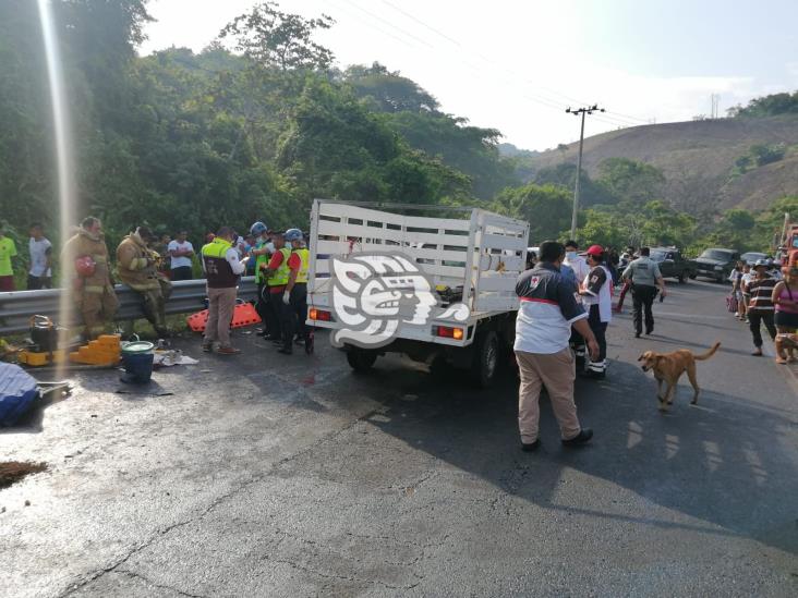 Vuelca autobús que salió de Coatza rumbo a Veracruz; muere menor