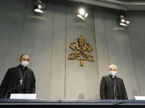 Vaticano añade la pedofilia al Código de Derecho Canónico