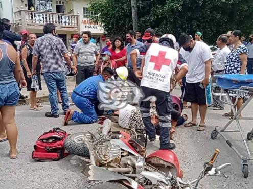 Conductor de camioneta arrolló a motociclistas en Nanchital