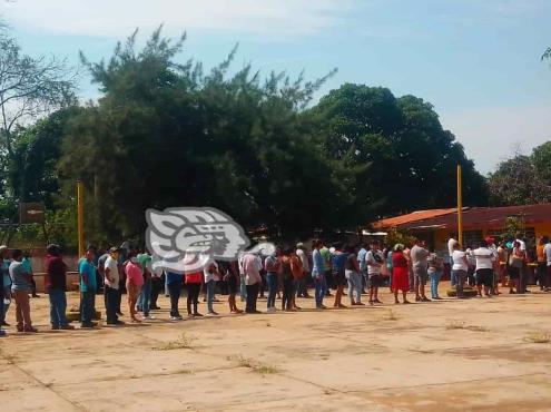 En Soteapan, inicia jornada electoral sin incidencias