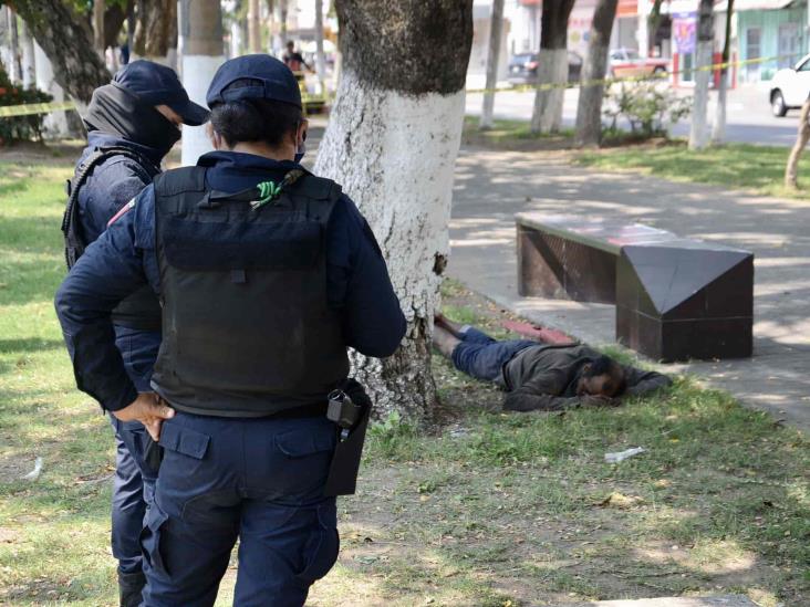 Hombre en situación de calle muere en Diaz Miron