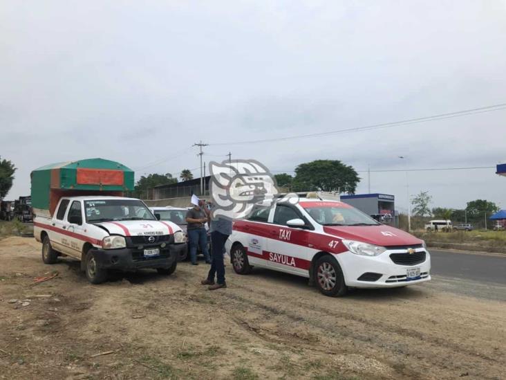 Choque sobre la Transístmica; tres pasajeros de taxi lesionados 