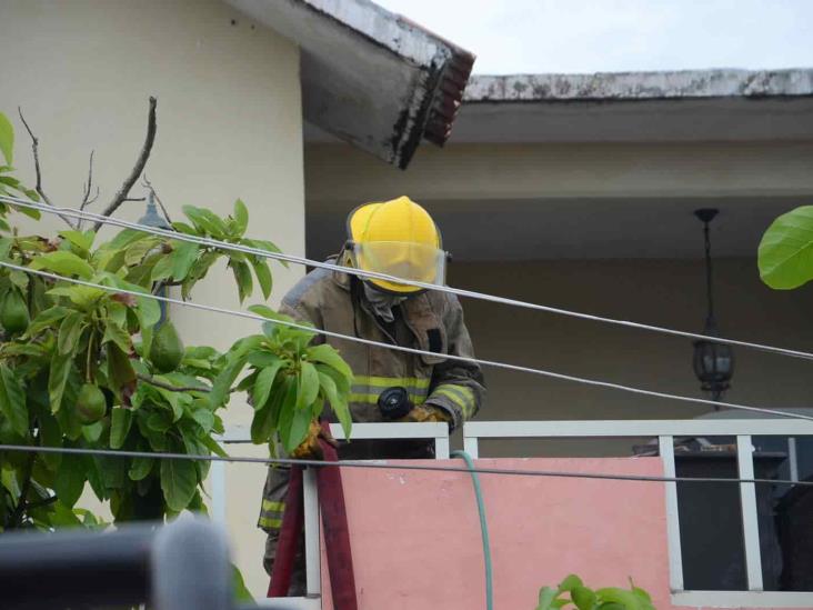 Se registra incendio al interior de vivienda en Boca del Río