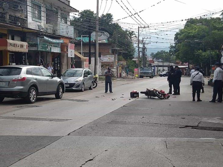 Camioneta atropella a joven repartidor de comida en Fortín