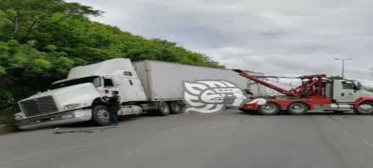 Se registra fuerte percance en carretera federal 140 Veracruz-Xalapa