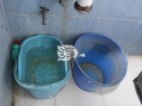 Más de mil choapenses sufren desabasto de agua