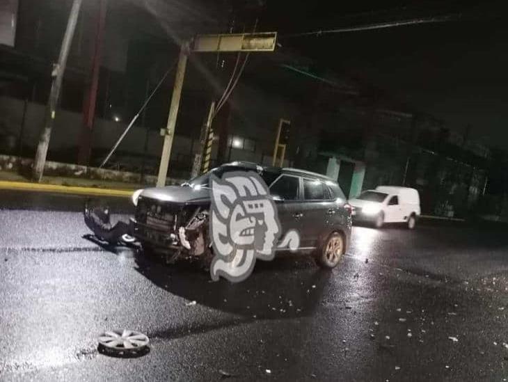 Par de choques durante la madrugada en Coatzacoalcos