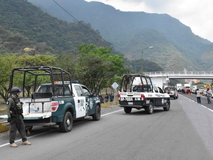 Sujetos asaltan tres tráileres con toneladas de frijol, en carretera Fortín-Huatusco