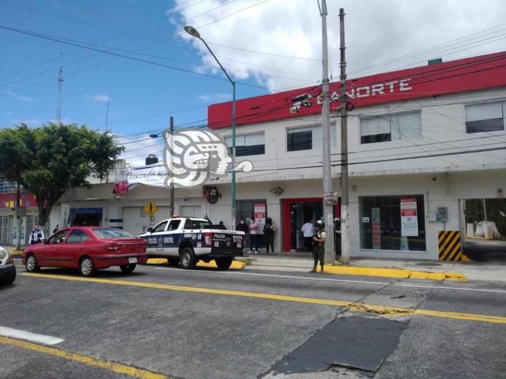 A punta de pistola, asaltan a hombre en Xalapa; lo despojan de alta suma de dinero