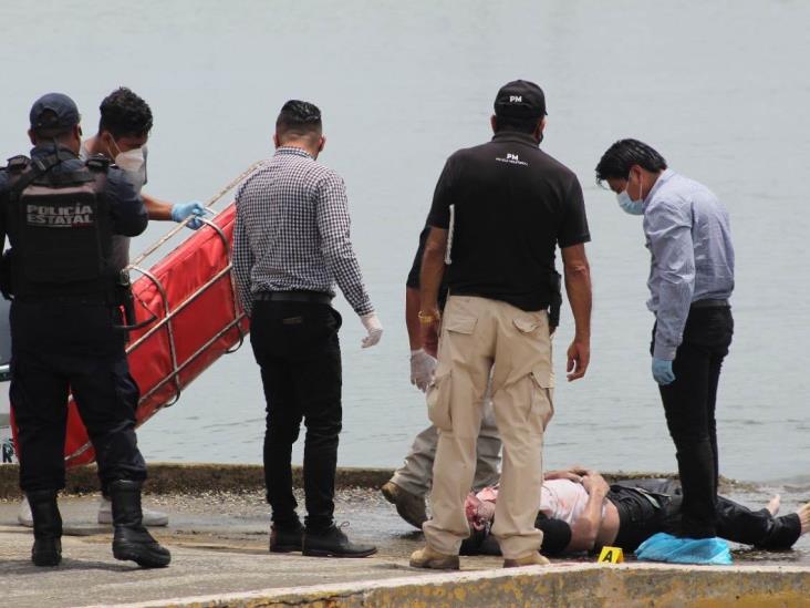 Hallan hombre sin vida cerca del muelle en Puerto de Veracruz