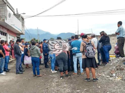 Personal de CAEV deja socavón en calles de Mendoza