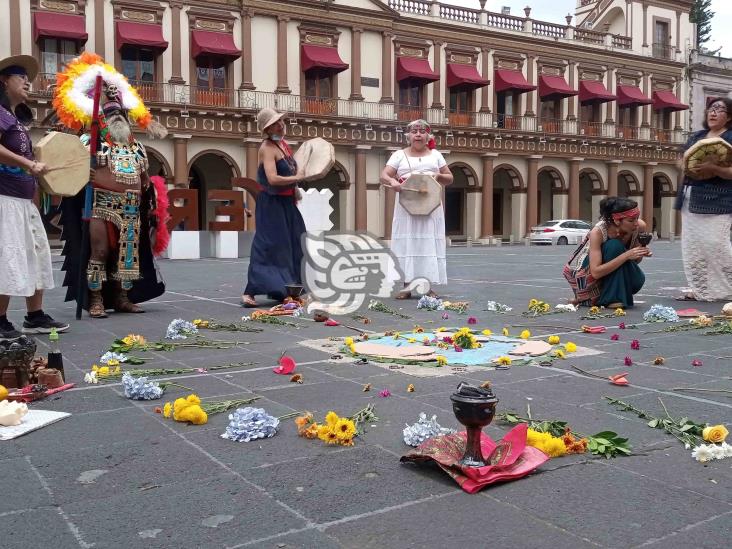 Con música, danza y mil tambores en Xalapa reciben al padre Sol