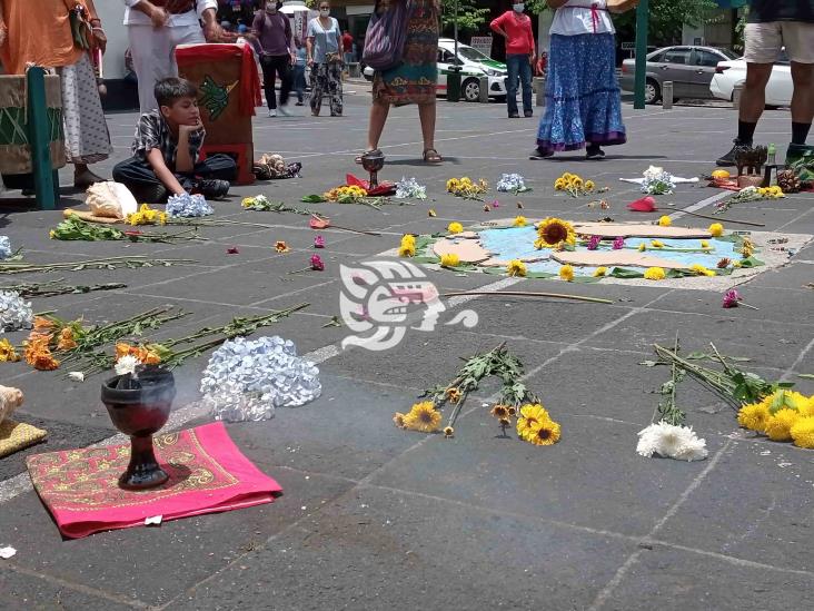 Con música, danza y mil tambores en Xalapa reciben al padre Sol