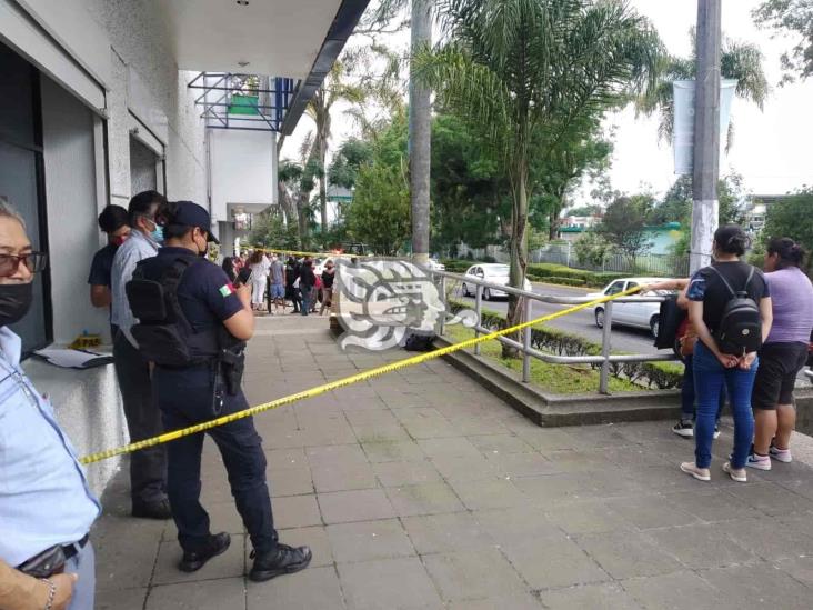 De forma repentina, muere hombre en transitada avenida de Xalapa