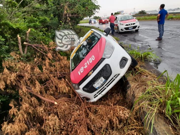 Ante falla mecánica se registra accidente en carretera federal 140 Veracruz-Xalapa