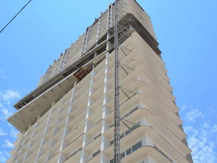 Alcalde cómplice de anomalías en Torre Centro