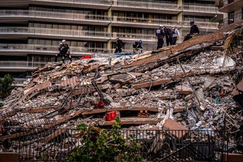 Rescatistas israelíes y mexicanos llegan a Miami tras caída de edificio