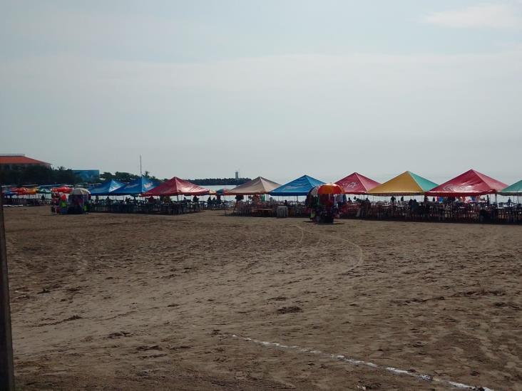 Baja afluencia de vacacionistas en playas de Veracruz