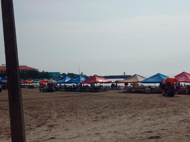 Baja afluencia de vacacionistas en playas de Veracruz