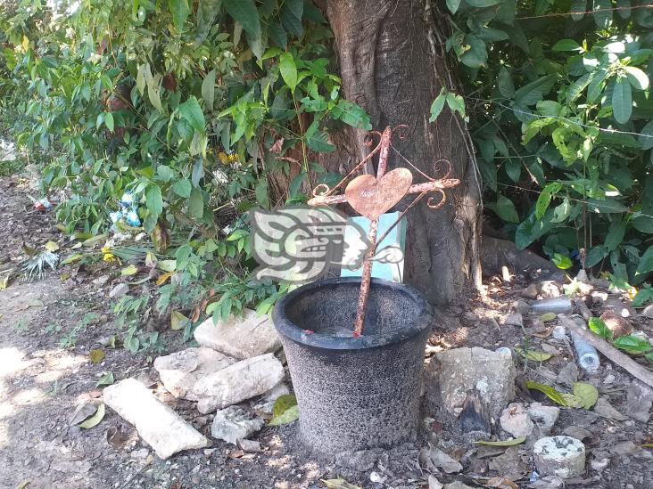 Rituales de brujería no cesan en los panteones de Agua Dulce