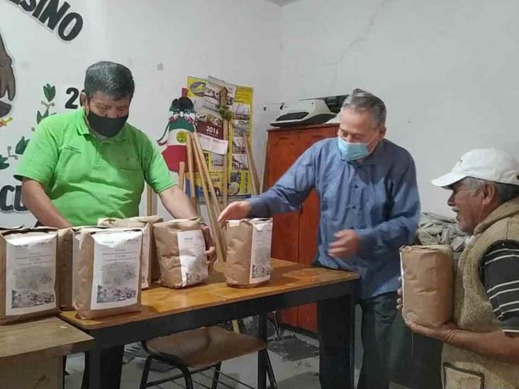 Entregan frijol a productores de Mendoza